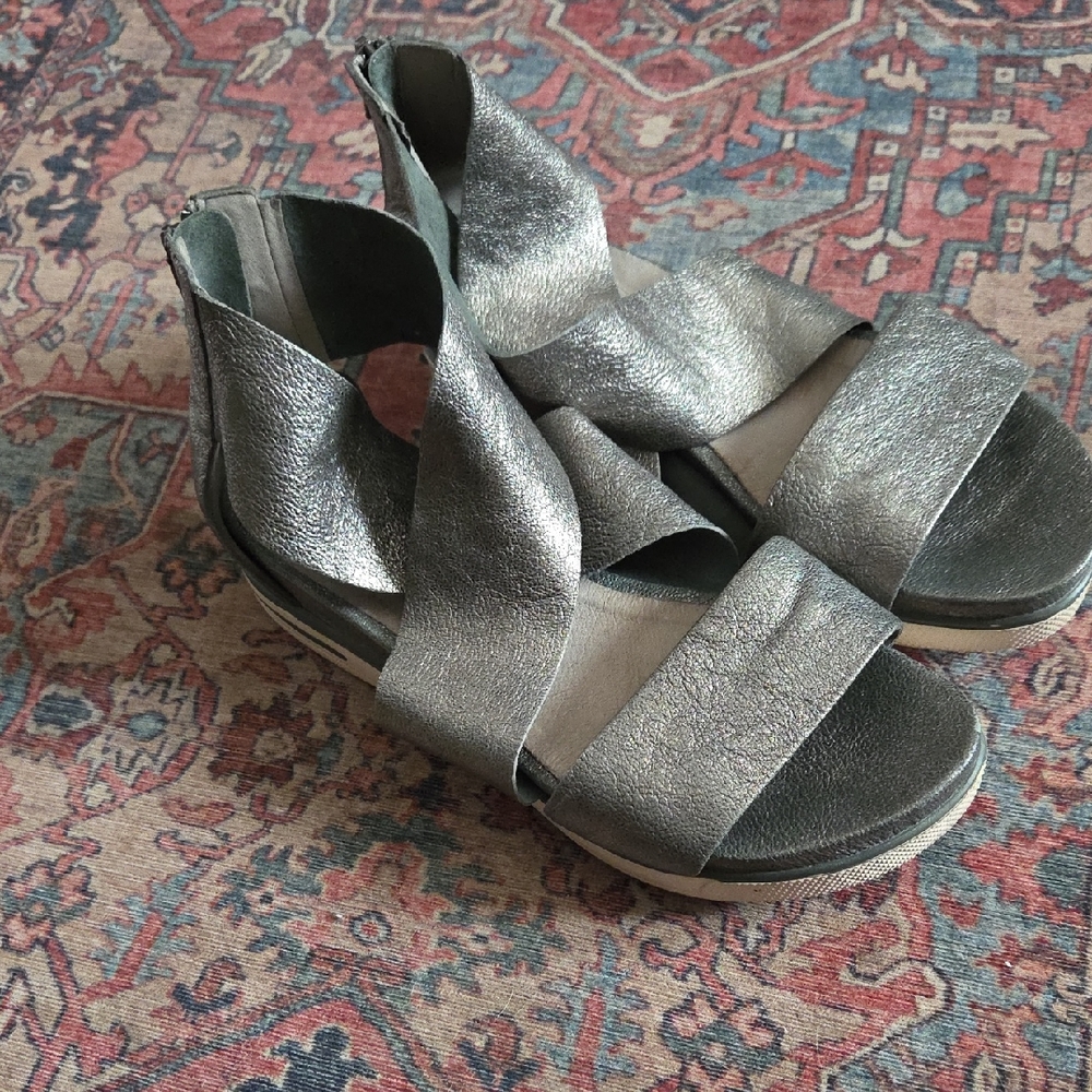 Eileen Fisher Metallic Silver Leather Crisscross Sandals